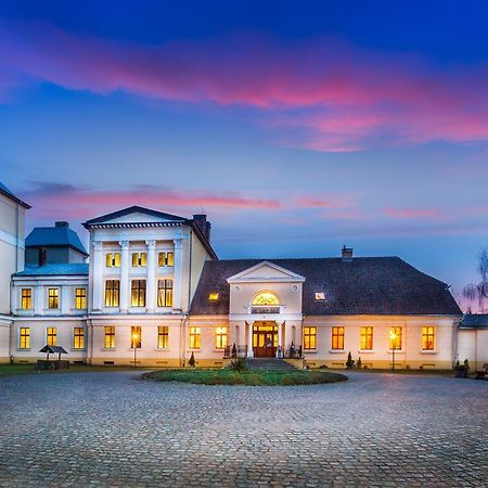 Palac Jablonowo Bed and Breakfast Ujście Esterno foto