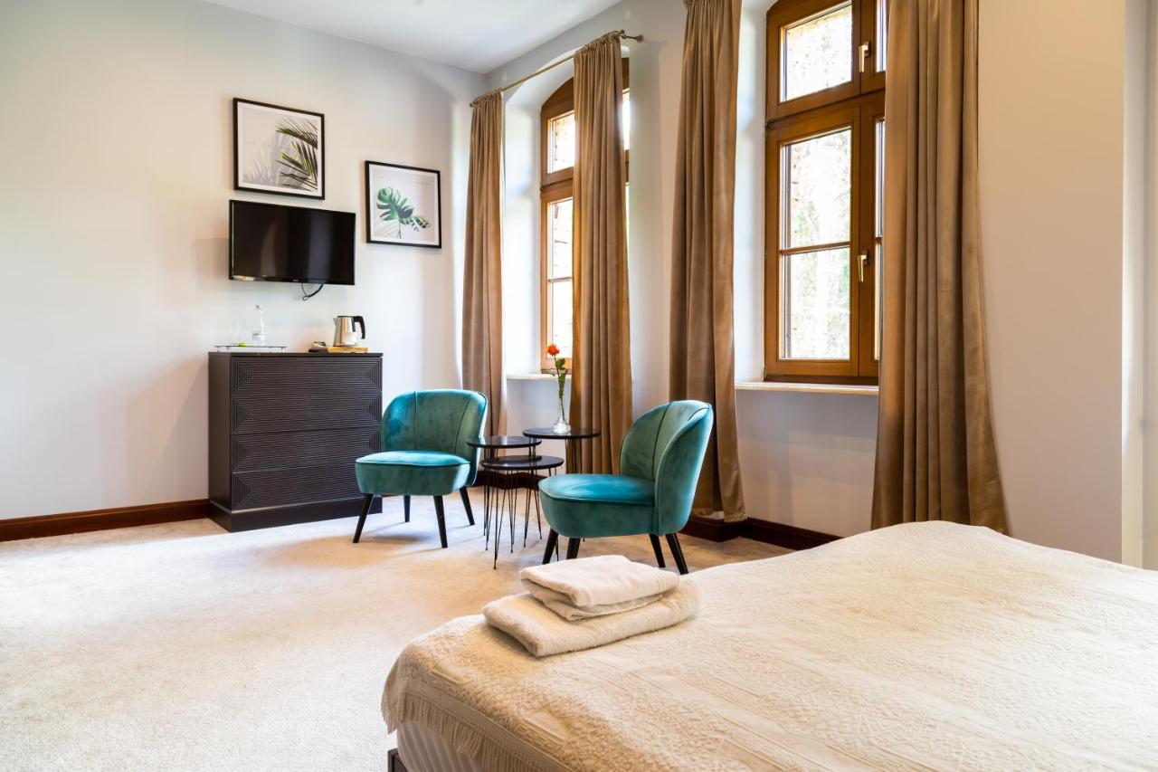 Palac Jablonowo Bed and Breakfast Ujście Esterno foto