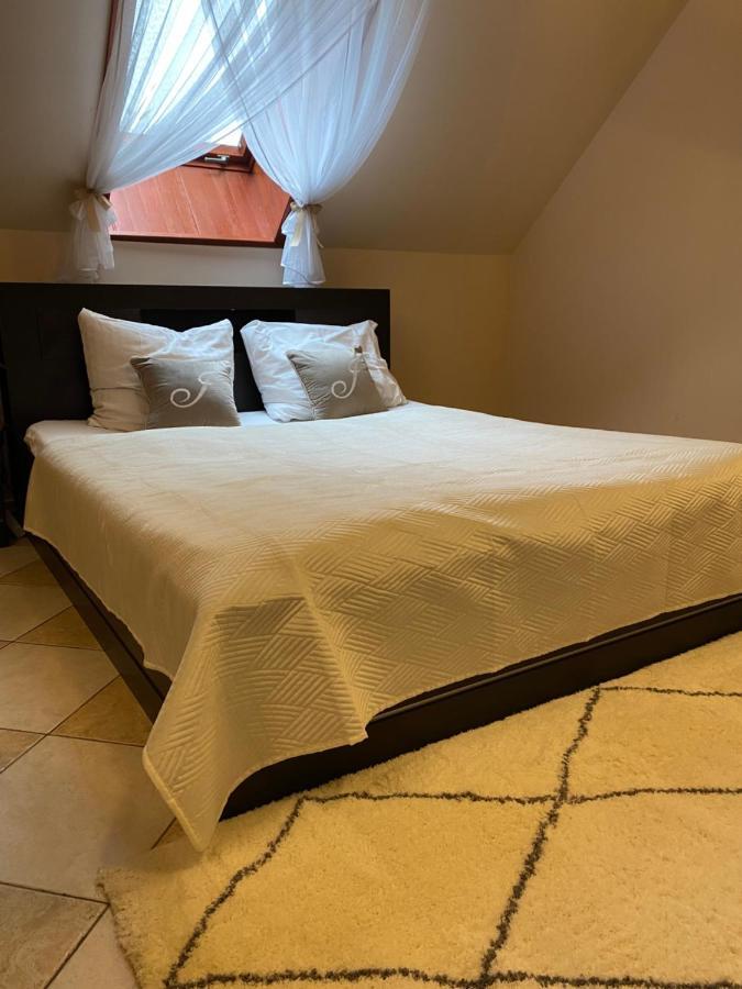 Palac Jablonowo Bed and Breakfast Ujście Esterno foto