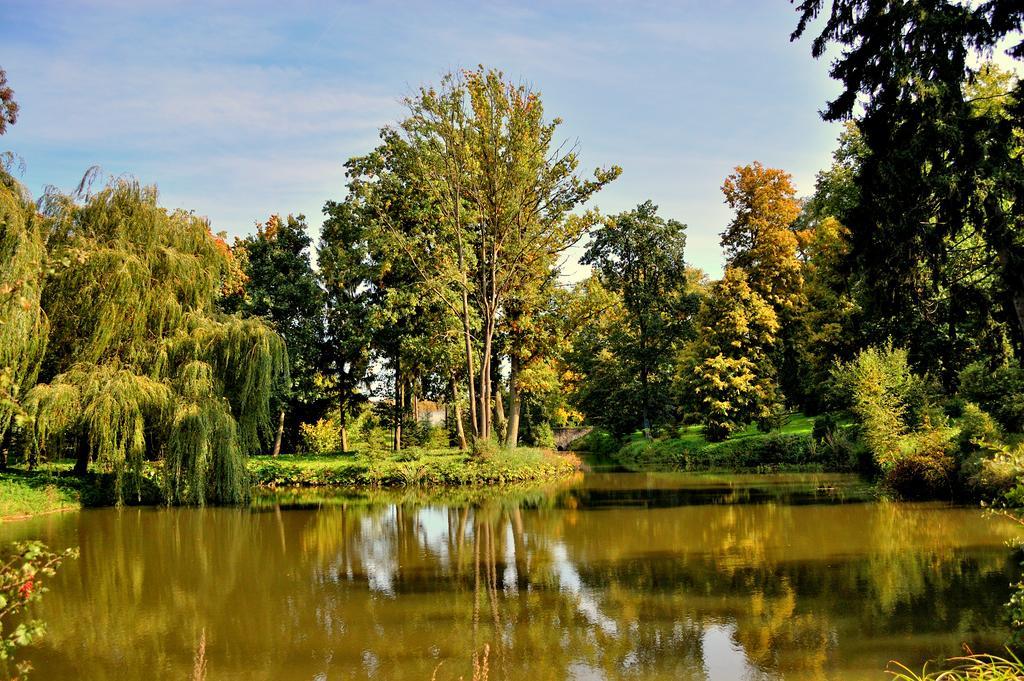 Palac Jablonowo Bed and Breakfast Ujście Esterno foto