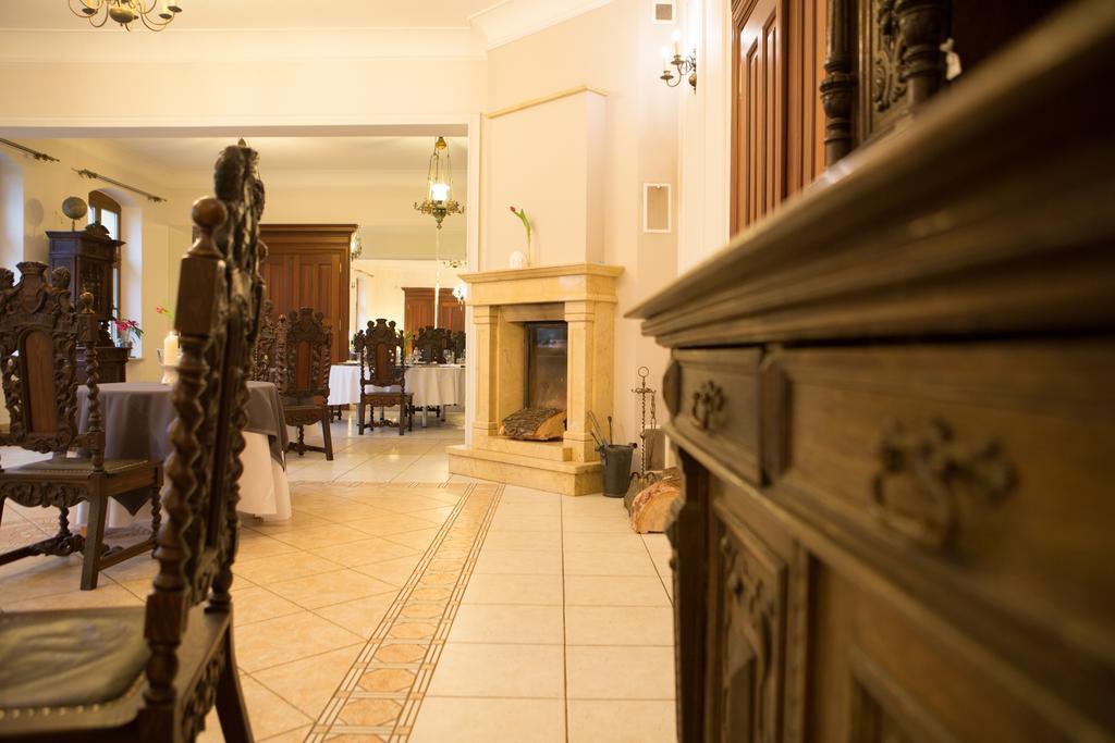 Palac Jablonowo Bed and Breakfast Ujście Esterno foto