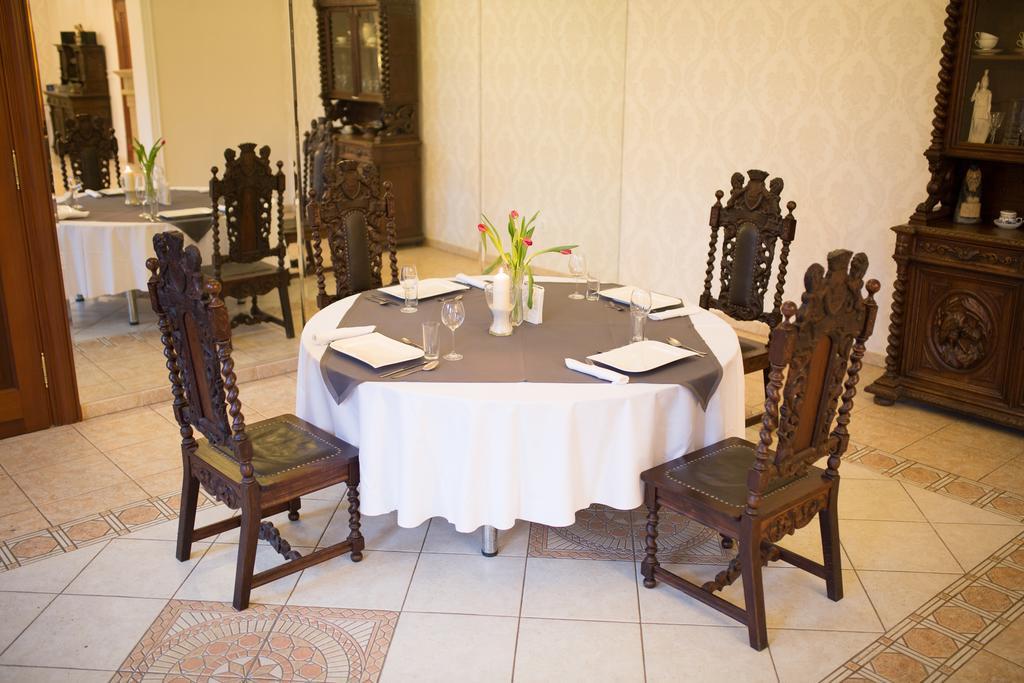 Palac Jablonowo Bed and Breakfast Ujście Esterno foto