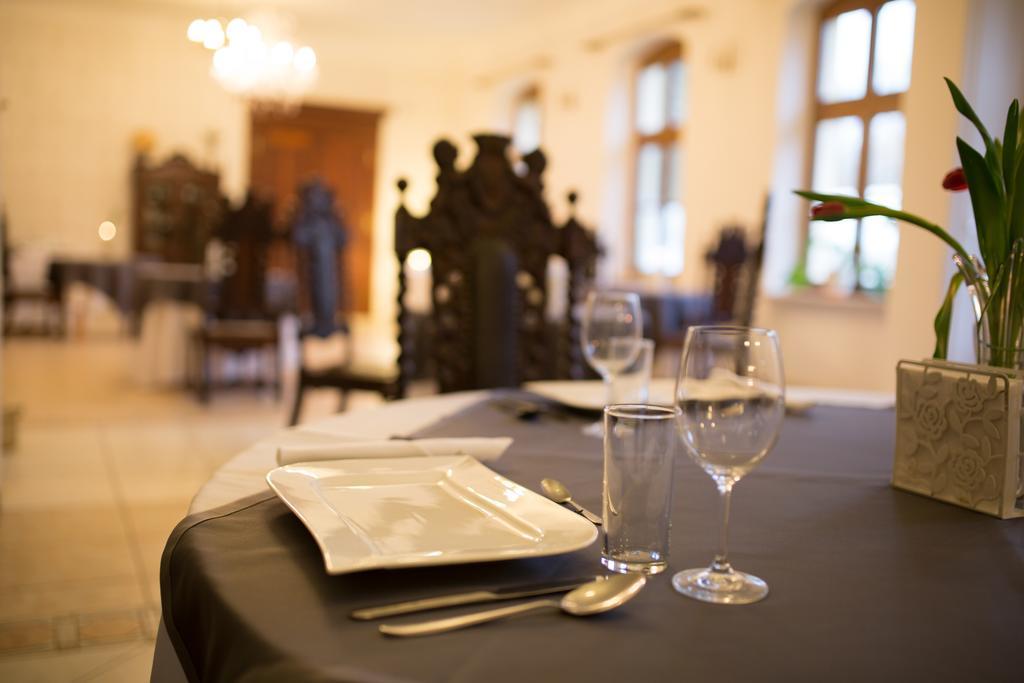Palac Jablonowo Bed and Breakfast Ujście Esterno foto
