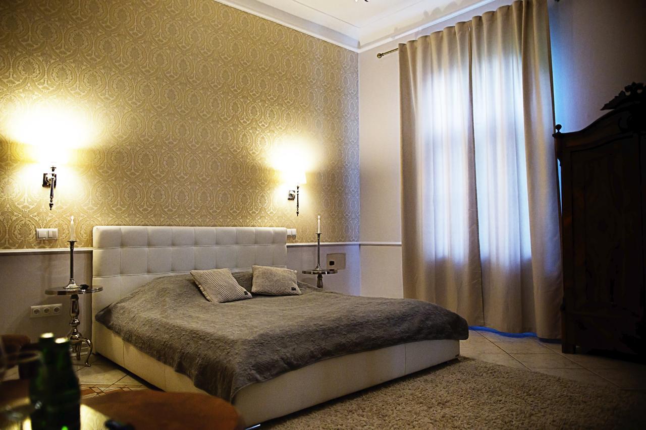 Palac Jablonowo Bed and Breakfast Ujście Esterno foto